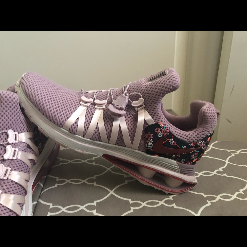 Women’s Nike Shox
